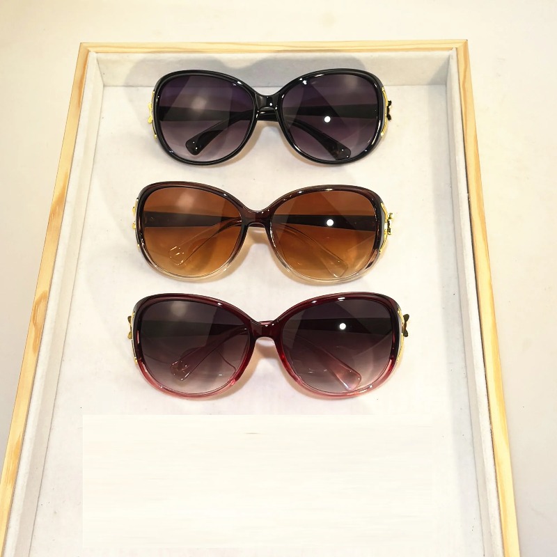 1//3 pares de gafas de sol de  - Decorative Mirror reseña y precio